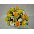 東京都国分寺市フラワーショップ花咲の花　ビタミンカラーのおまかせアレンジ